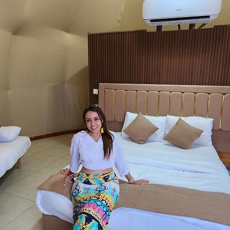 Wadi Rum Eagle Luxury Camp Exteriör bild