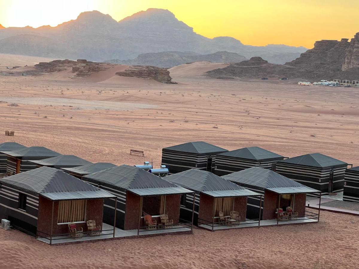 Wadi Rum Eagle Luxury Camp Exteriör bild