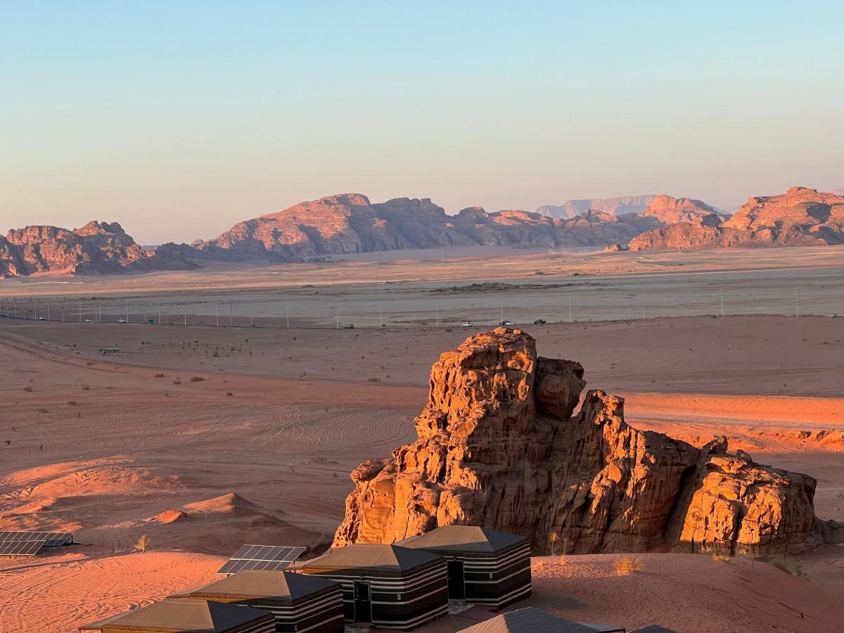 Wadi Rum Eagle Luxury Camp Exteriör bild