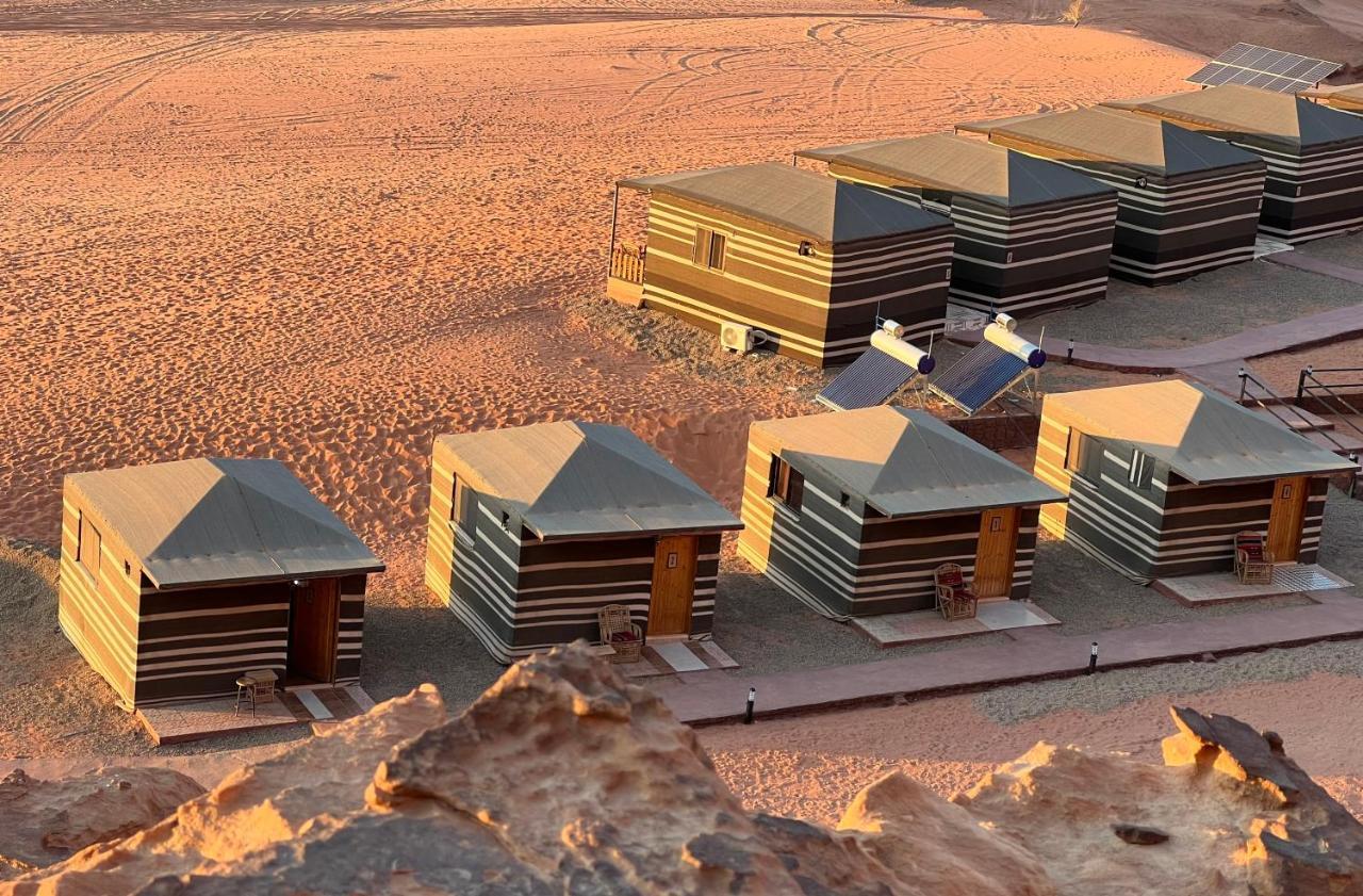 Wadi Rum Eagle Luxury Camp Exteriör bild
