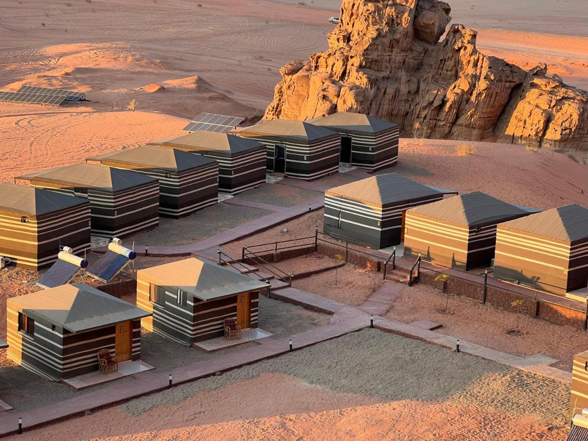 Wadi Rum Eagle Luxury Camp Exteriör bild