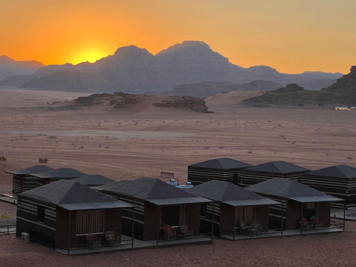 Wadi Rum Eagle Luxury Camp Exteriör bild
