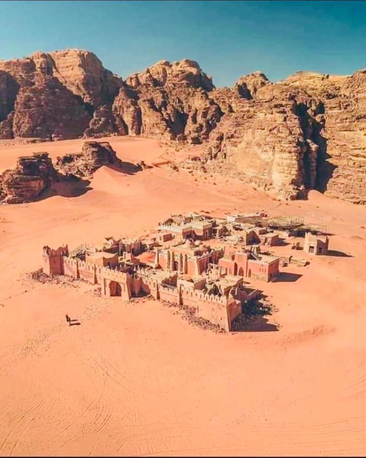 Wadi Rum Eagle Luxury Camp Exteriör bild