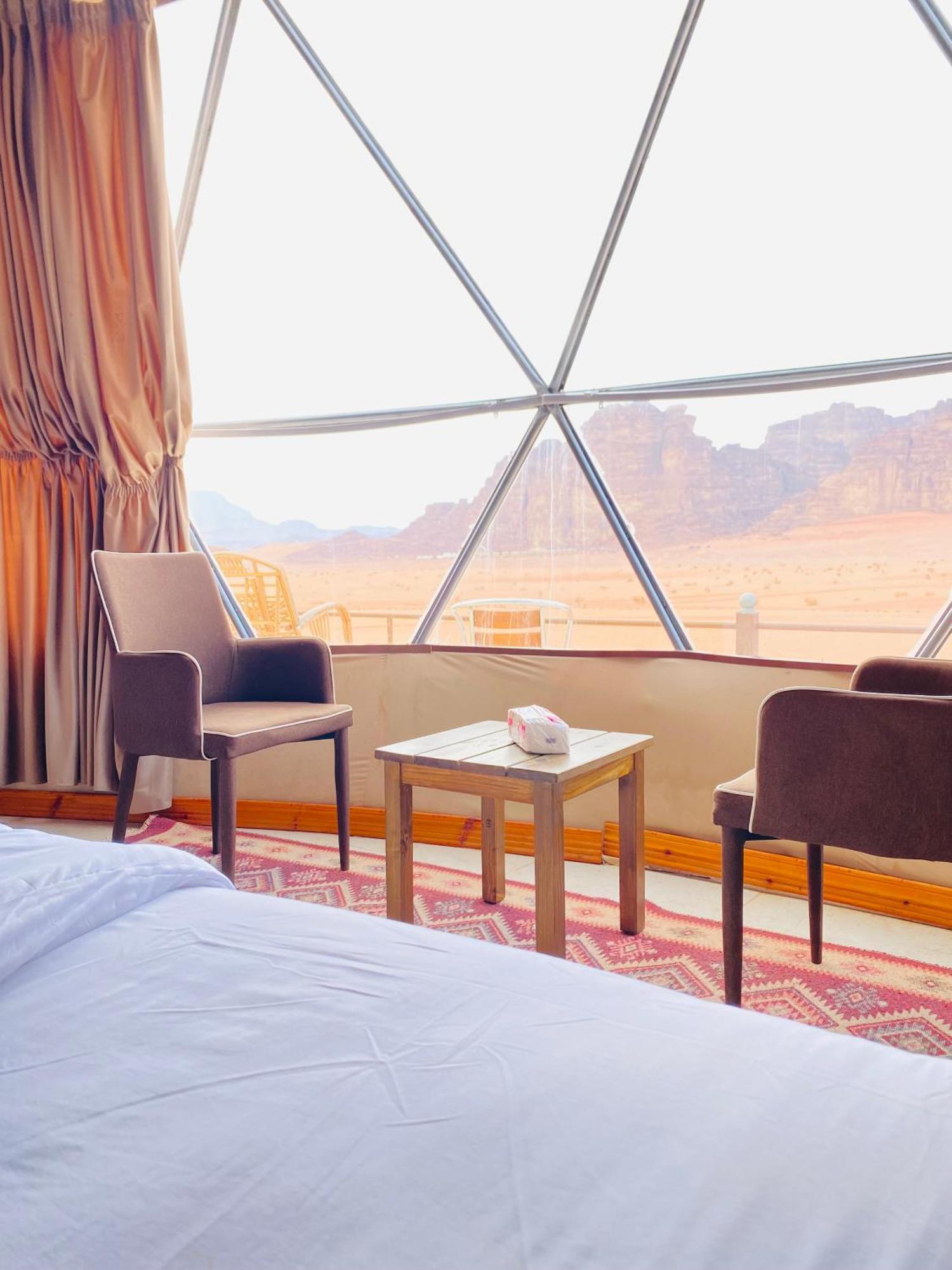Wadi Rum Eagle Luxury Camp Exteriör bild