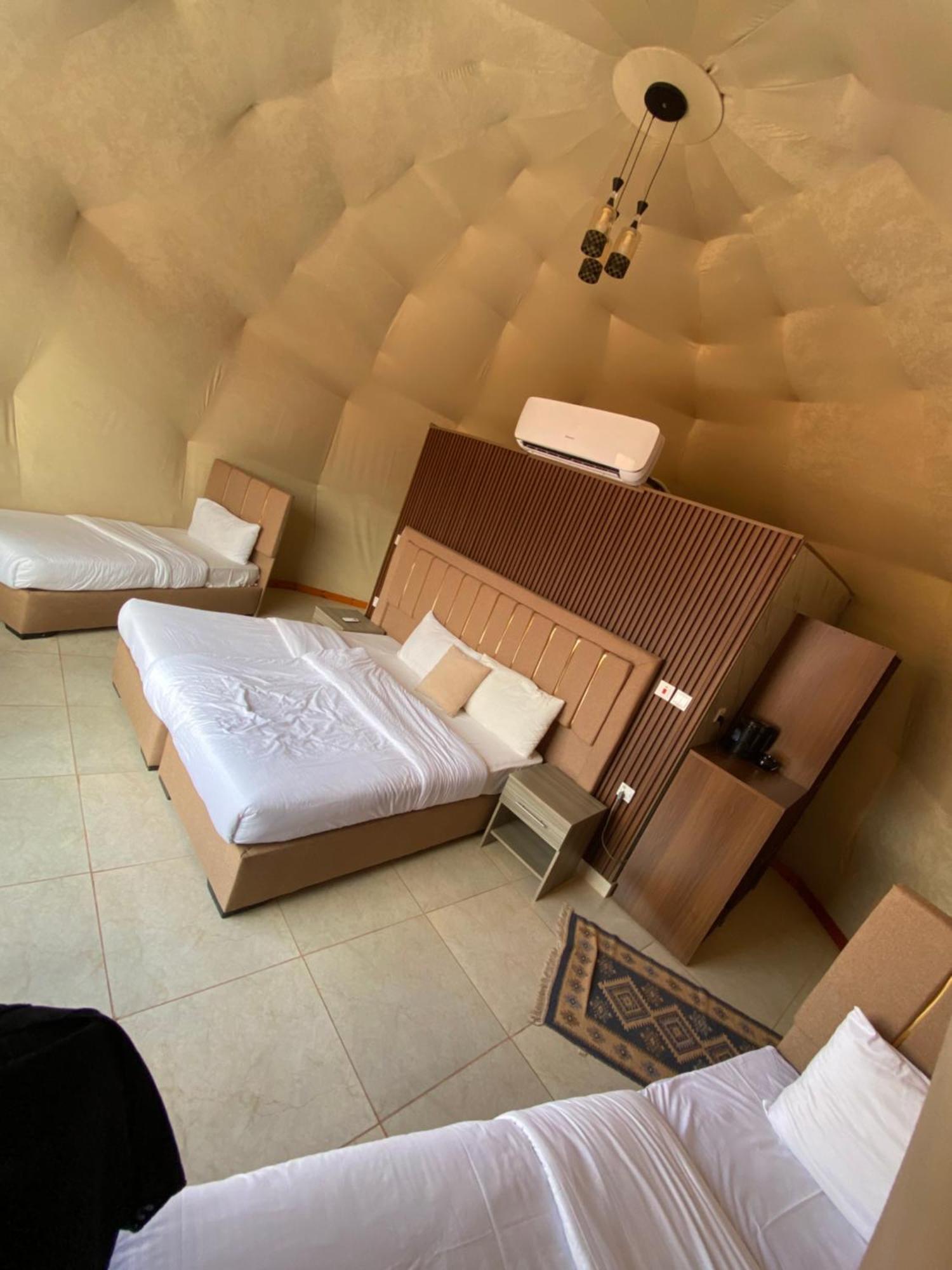 Wadi Rum Eagle Luxury Camp Exteriör bild