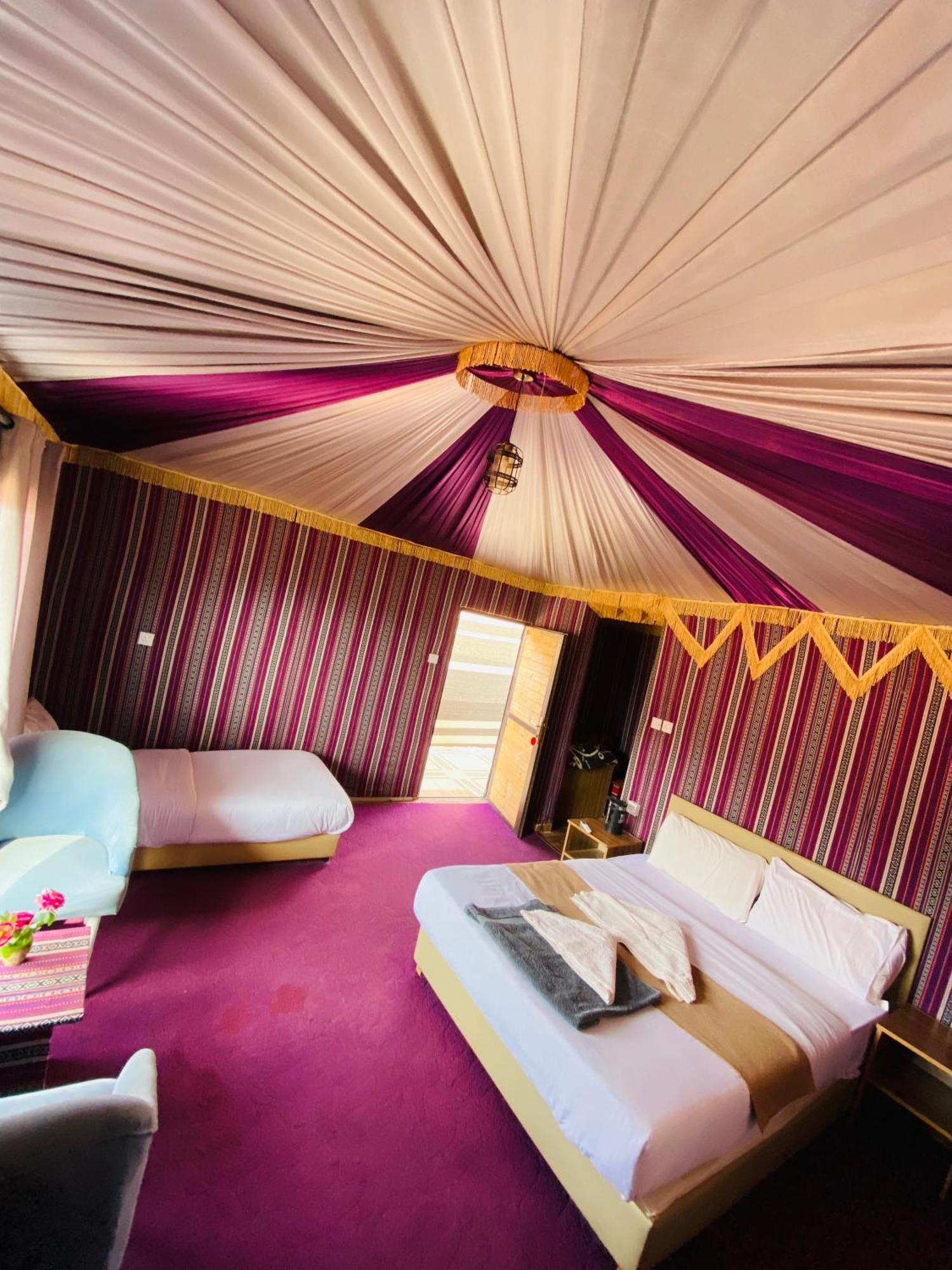 Wadi Rum Eagle Luxury Camp Exteriör bild