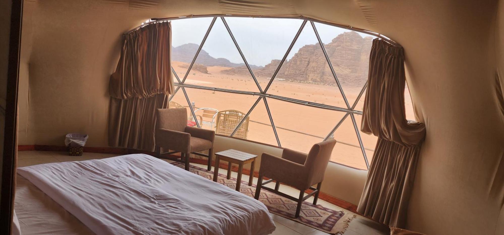 Wadi Rum Eagle Luxury Camp Exteriör bild